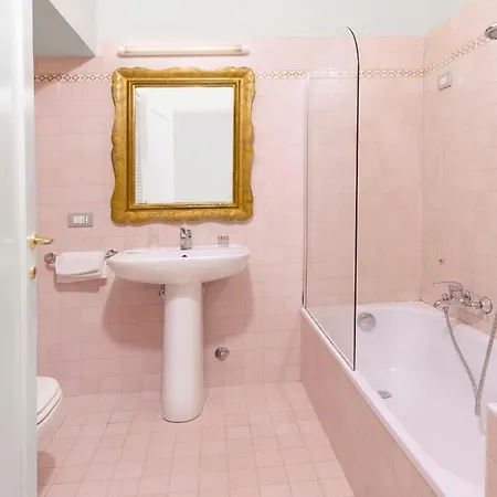 Centre And Guest house Verona