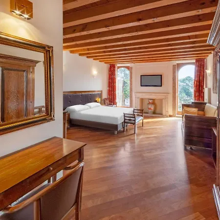 Guest house Centre And 2*