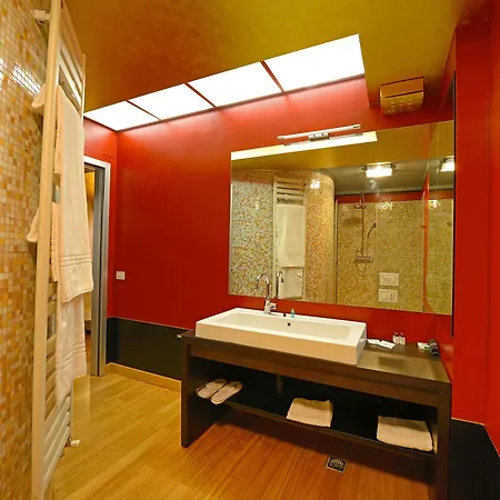 Centre And 4* Verona