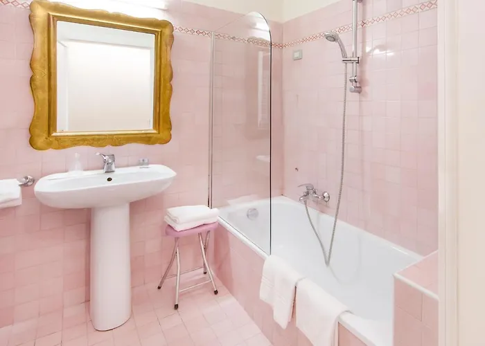 بيت ضيافة Centre And فيرونا