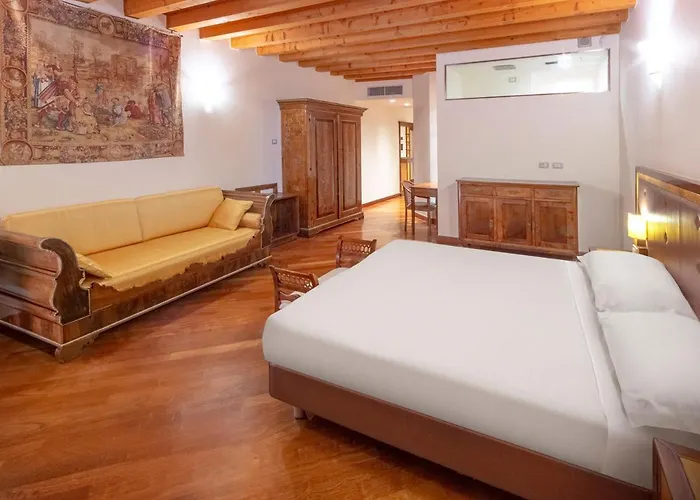 Centre And بيت ضيافة فيرونا