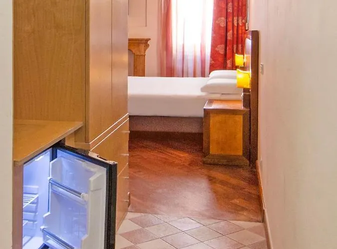 Centre And بيت ضيافة 4*