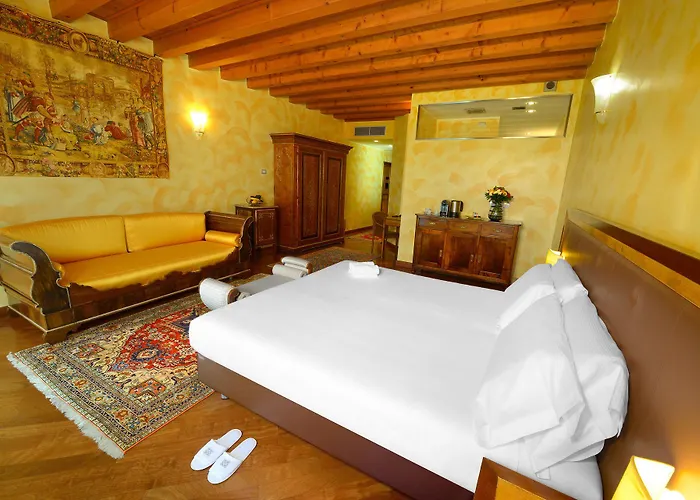 بيت ضيافة Centre And فيرونا