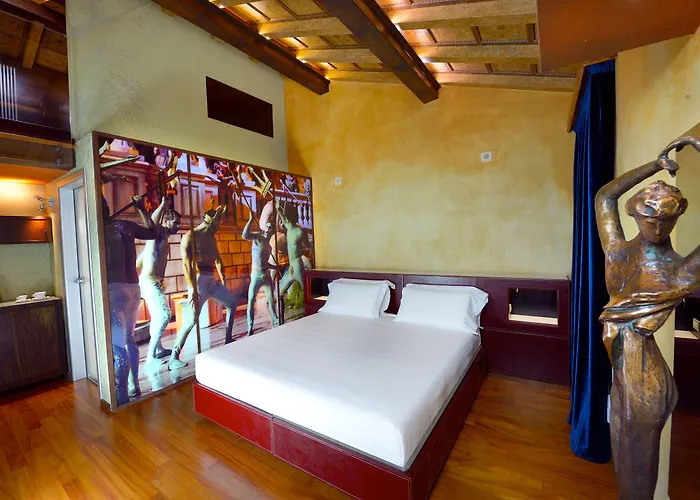 Centre And بيت ضيافة 4*