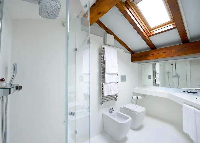 Centre And فيرونا